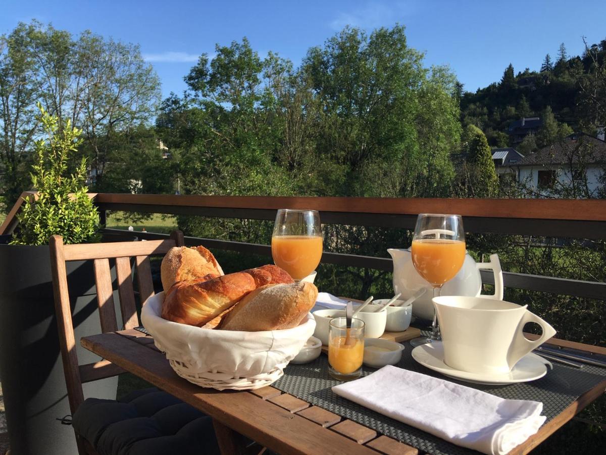 Au Bord De L'eau Bed & Breakfast